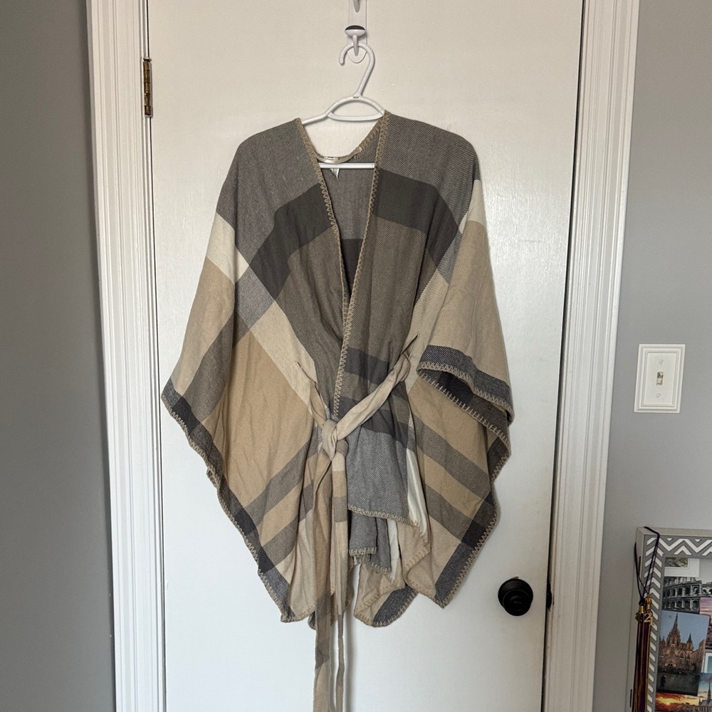 Liz Claiborne- Plaid Beige and Gray Sweater Poncho- one size